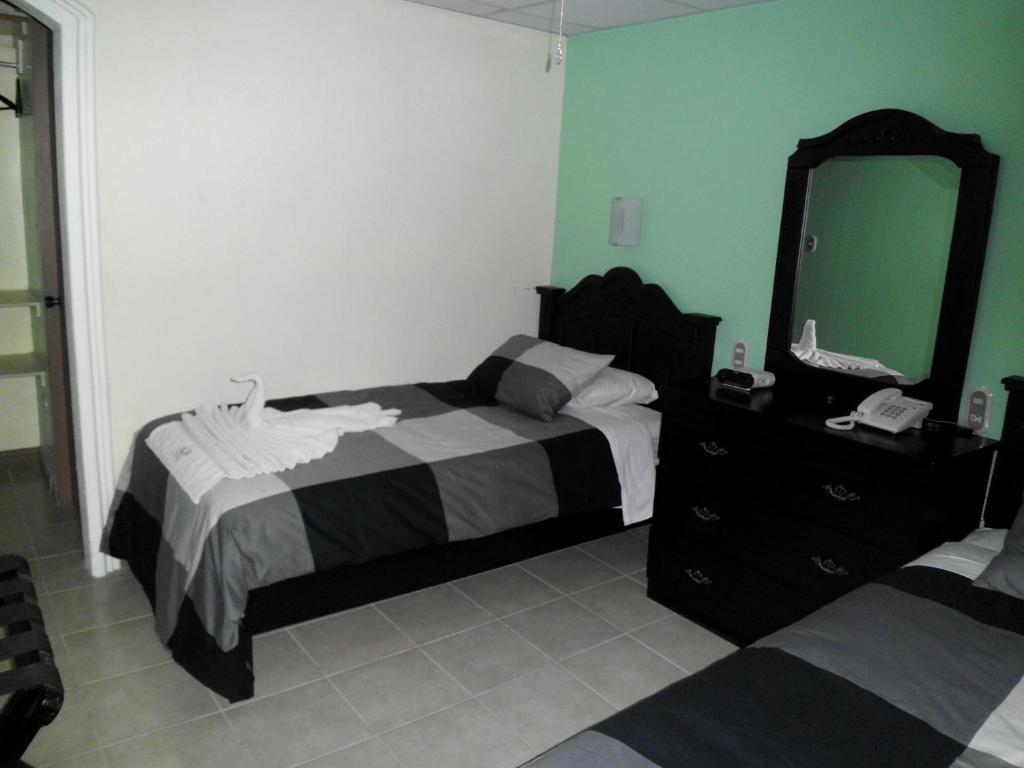Hotel Eskalima Αλαχουέλα Δωμάτιο φωτογραφία