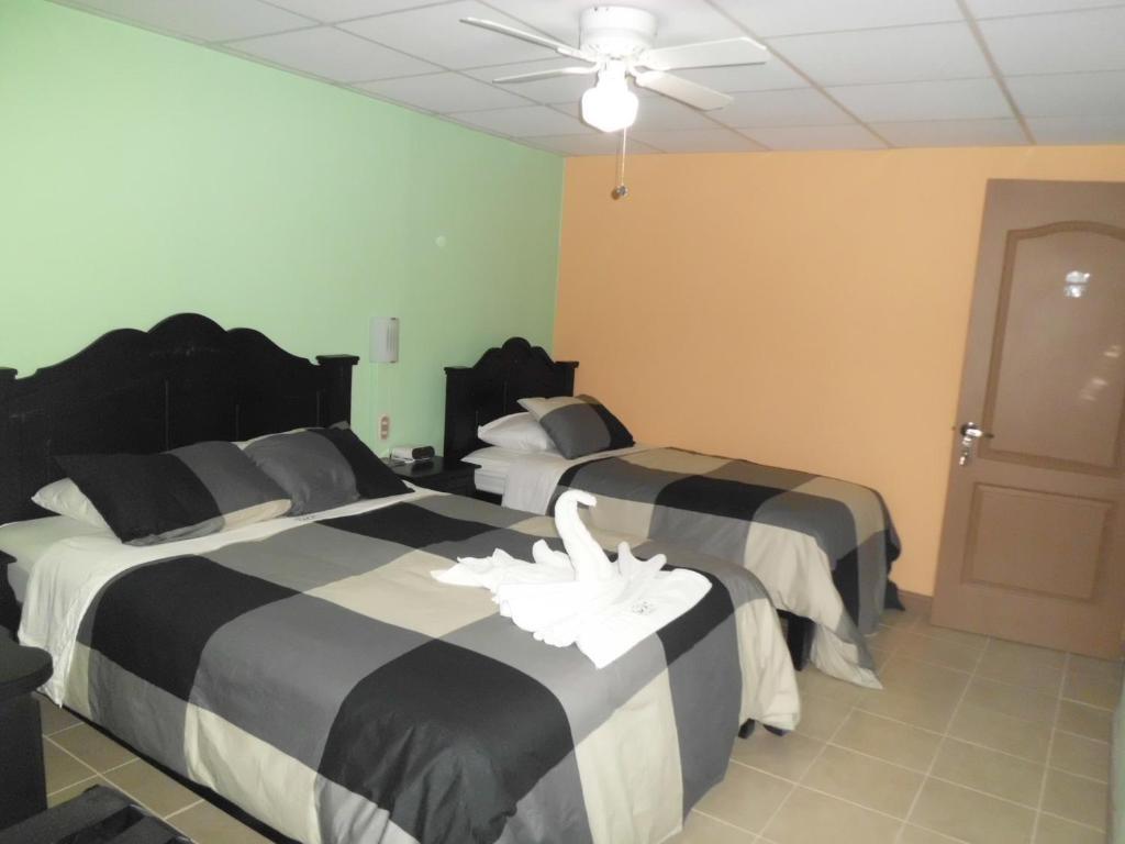 Hotel Eskalima Αλαχουέλα Δωμάτιο φωτογραφία