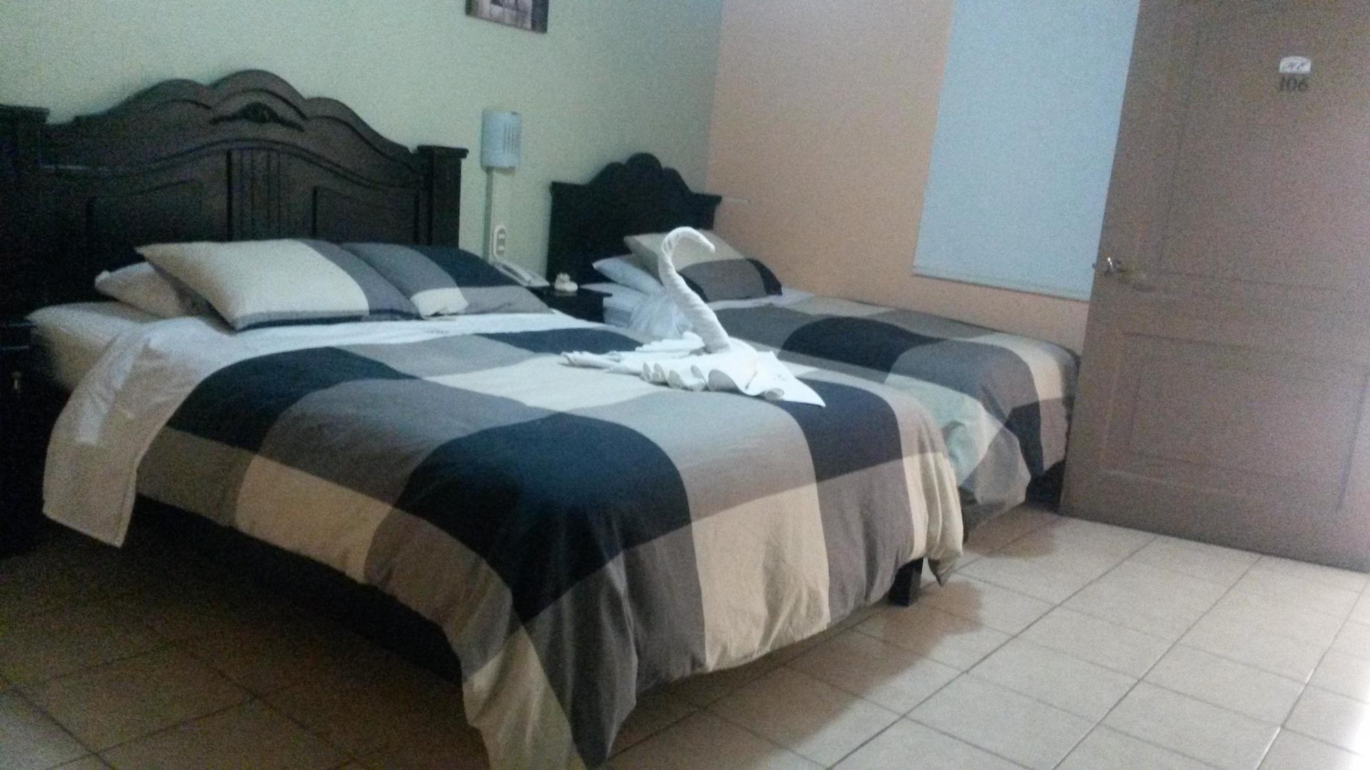 Hotel Eskalima Αλαχουέλα Εξωτερικό φωτογραφία