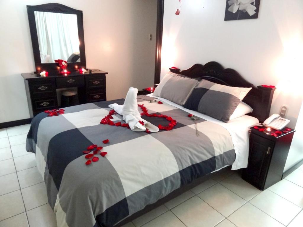Hotel Eskalima Αλαχουέλα Εξωτερικό φωτογραφία