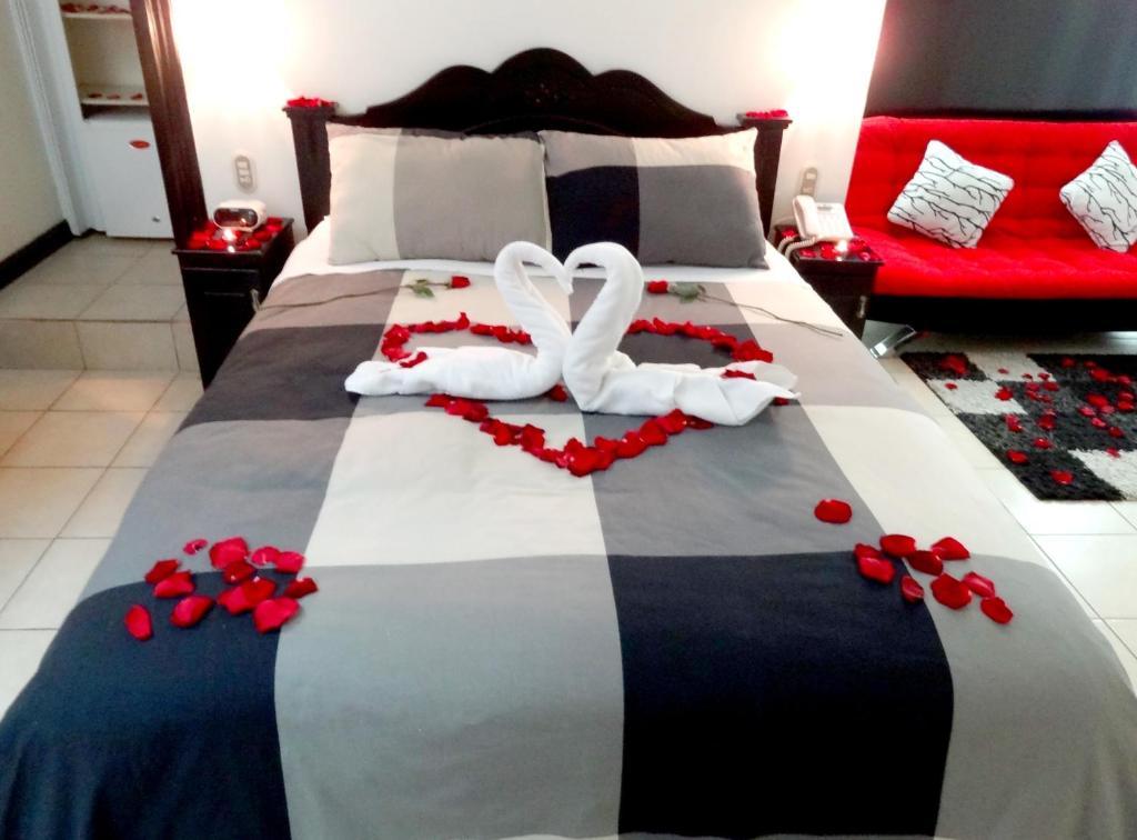 Hotel Eskalima Αλαχουέλα Εξωτερικό φωτογραφία