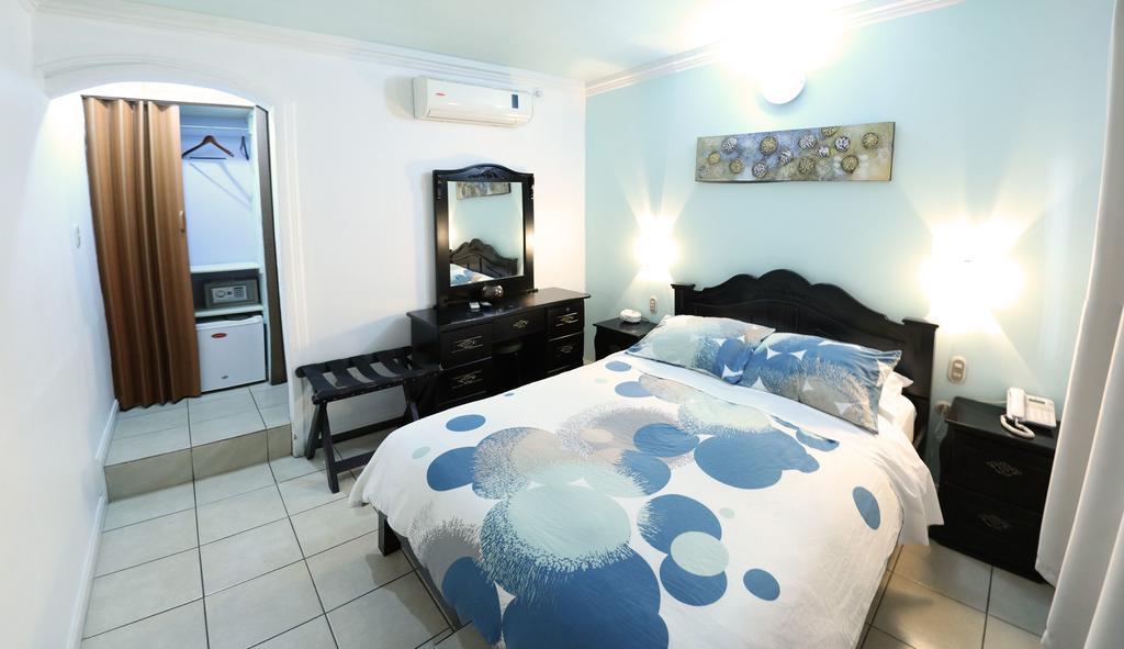 Hotel Eskalima Αλαχουέλα Εξωτερικό φωτογραφία