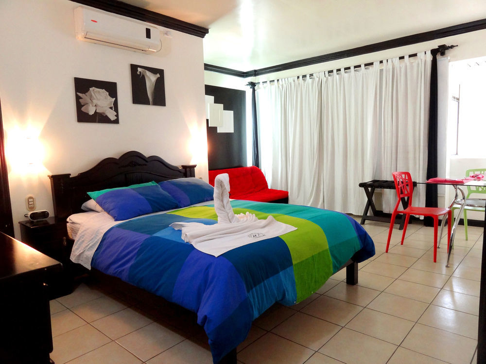 Hotel Eskalima Αλαχουέλα Εξωτερικό φωτογραφία