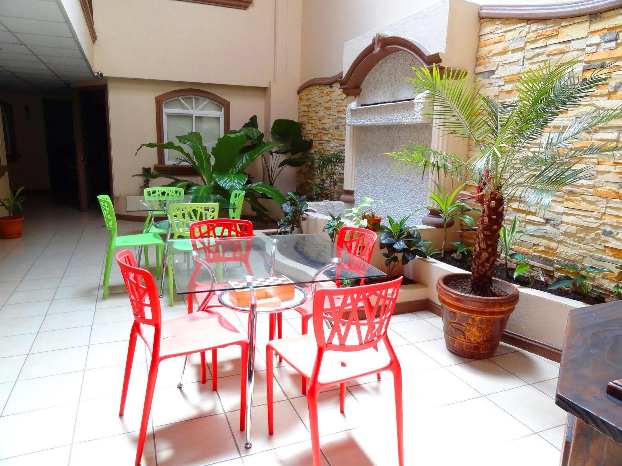 Hotel Eskalima Αλαχουέλα Εξωτερικό φωτογραφία